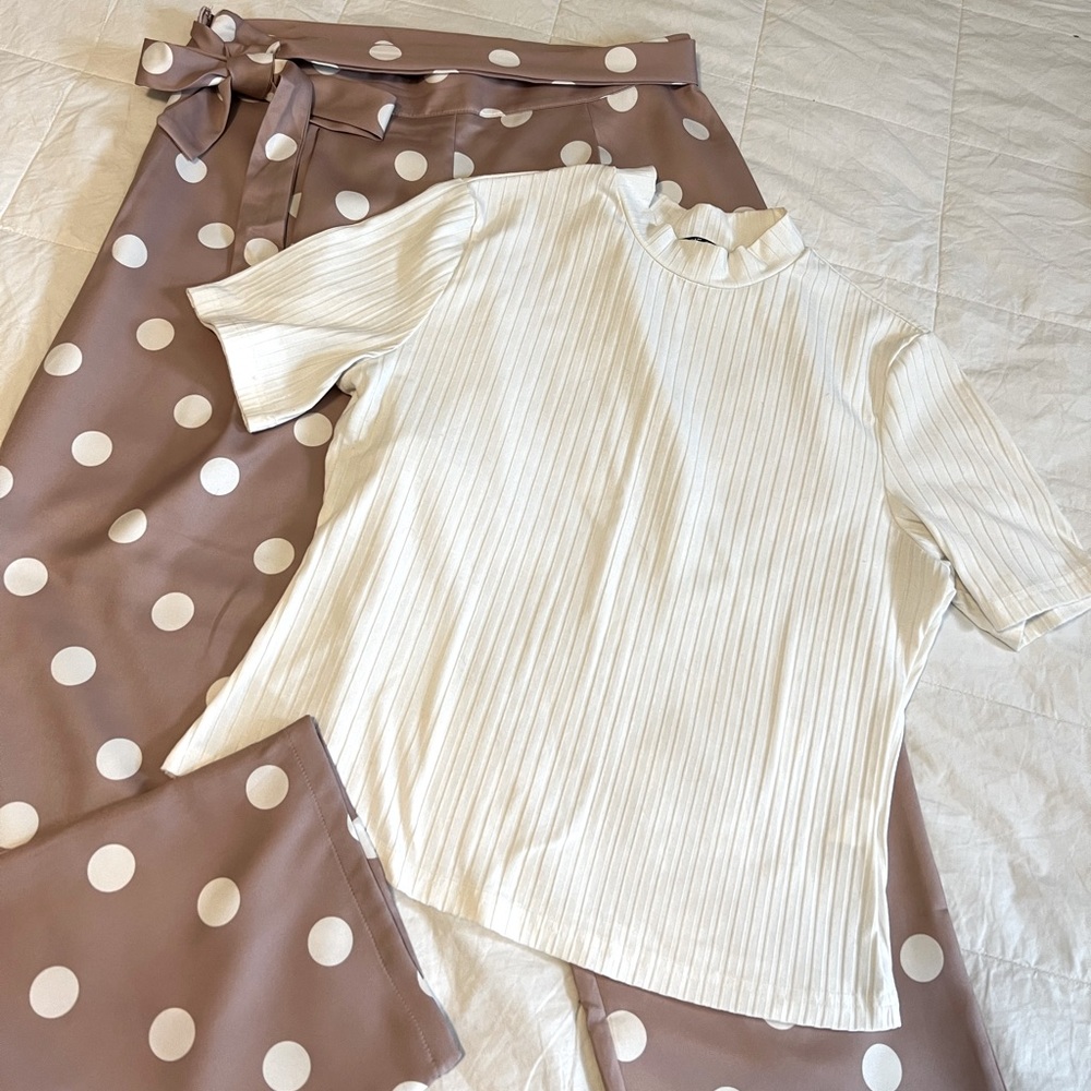 SHEIN - 2pc Dusty Rose Polla Dot Pants Suit w/White Top. XL